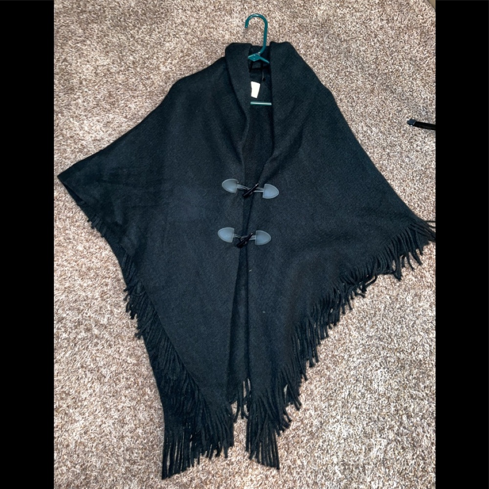 Ladies shawl one size fits all never worn black super warm and classy non home